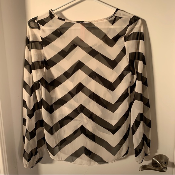 Chevron Pattern Blouse - Picture 6 of 6